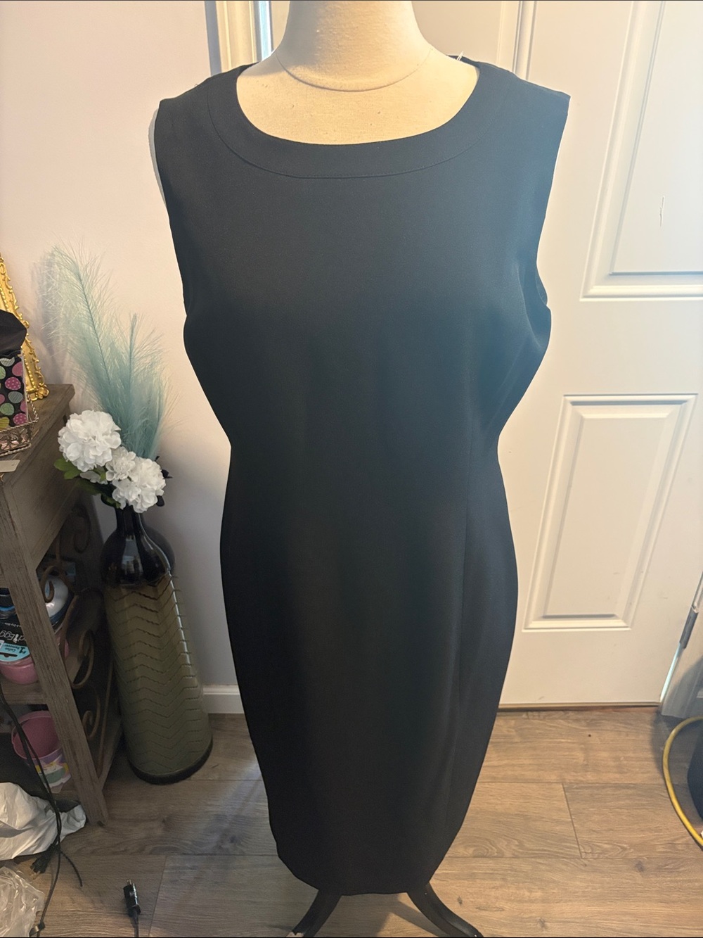 Kasper Black Sleeveless Round-Neck Midi Sheath Dress